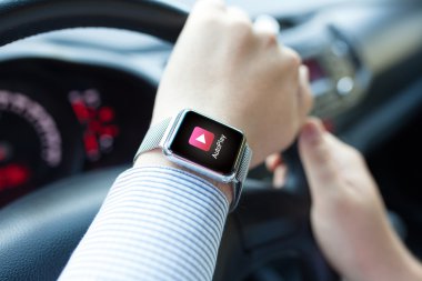 Adam el arabada seyretmek app otomatik oynat