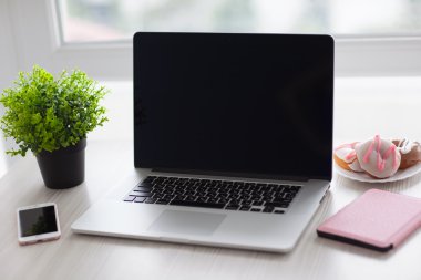 Apple notebook Macbook Pro ve iphone 6s Rose Gold 