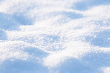 Arka plan olarak yeni yağmış pofuduk kar