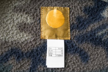 Giysi etiketi portre