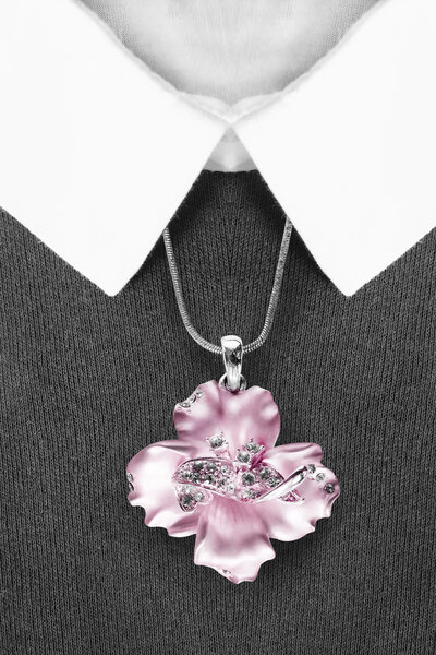 Necklace on pullover