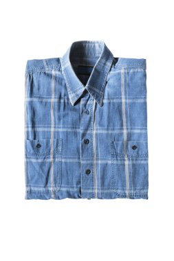 Katlanmış gömlek izole