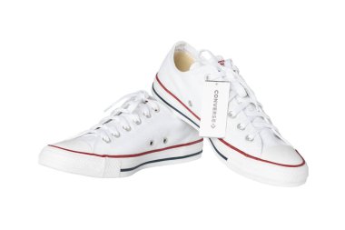 Bangkok, Tayland, 30 Ağustos 2020: Beyaz Converse, beyaz arka planda izole edilmiş tüm yıldız ayakkabıları. kırpma yolları.