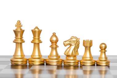 Satranç taşları seti, satranç tahtası oyunu beyaz arkaplanda izole edilmiş. kırpma yolu.