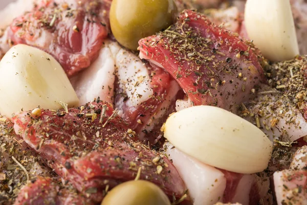 Marinade Aus Lammeintopf Mit Kräutern Der Provence Knoblauch Und Oliven — Stockfoto