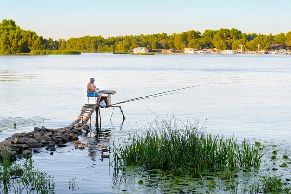 Pescador no rio Dnieper — Fotografia de Stock