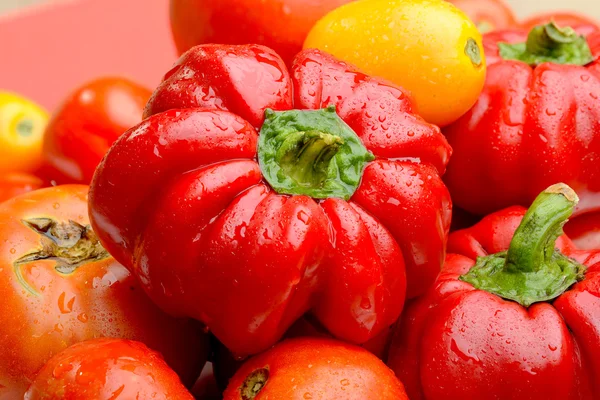 Tomatoes and Bell Peppers from the Kitchen Garden — Stock Photo, Image