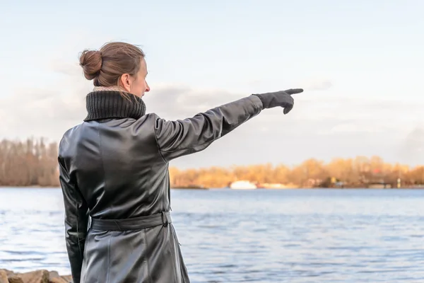 Kvinnan pekande finger — Stockfoto