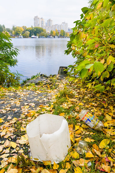 Trash close to the River
