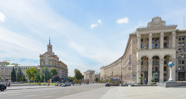 Вид на Хрещатику авеню від Майдану Незалежності — стокове фото