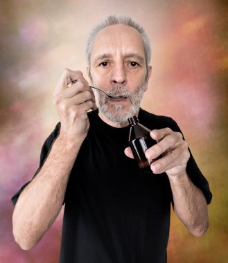 Adam içki öksürük şurubu