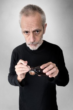 Adam içki öksürük şurubu