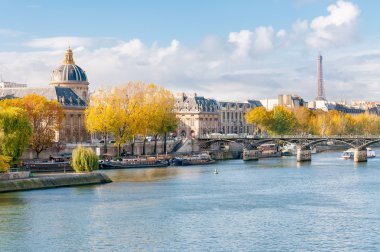 Paris 'teki Seine Nehri