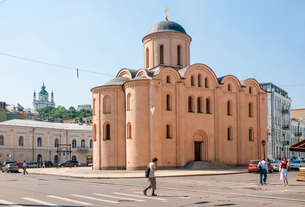 Церква Успіння Пирогощій, у Києві — стокове фото