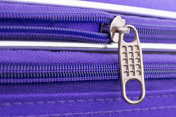 Pull Tab and Chain of a Zipper on a Violet Suitcase — Stock Photo, Image