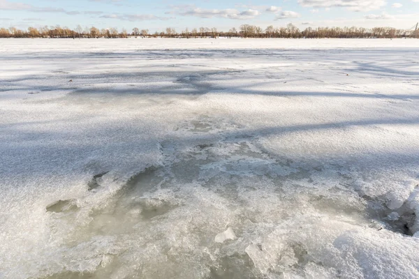 キエフ ウクライナで冷凍のドニエプル川の氷の詳細 — ストック写真