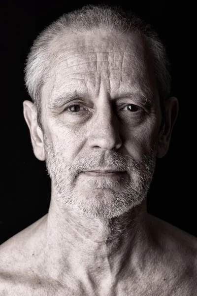 Memnun ve kendinden emin bir adam portresi — Stok fotoğraf
