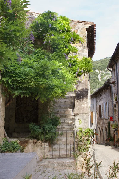 Small alley in a village — Stock Photo, Image