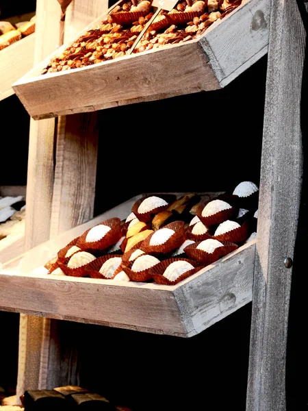 Galletas Navidad Cajas Madera Apiladas Mercado —  Fotos de Stock