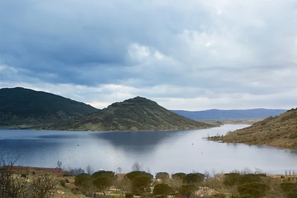 Lac De Salagou, Francja — Zdjęcie stockowe