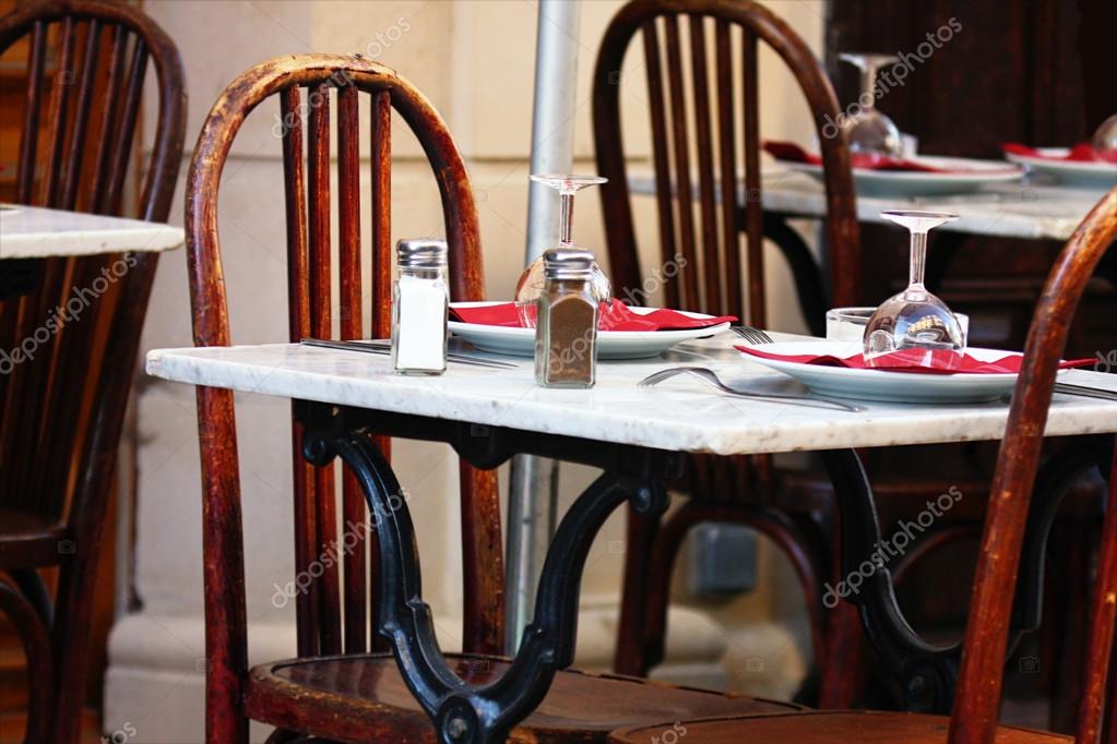 Einstellung Der Feine Tisch In Einem Restaurant Stockfoto