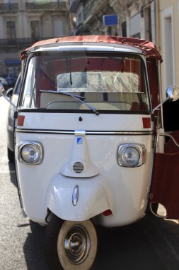 Tuk tuk araba