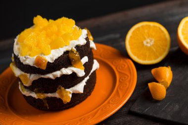 Portakal ile çikolatalı kek