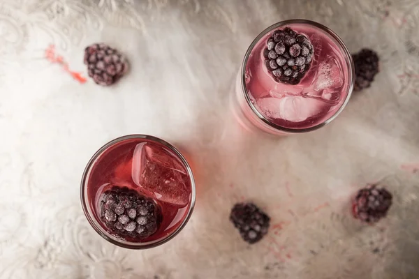 Blackberry cocktail with berry — Stock Photo, Image