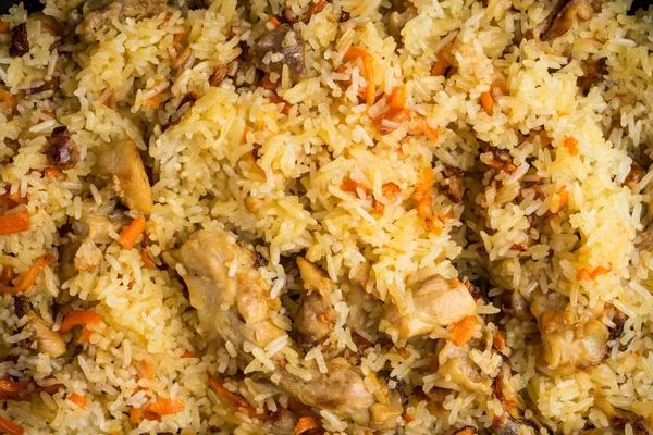 Plaka üzerinde Asya pilavı