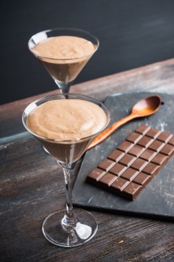 Martini cam çikolata mousse