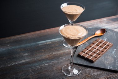 Martini cam çikolata mousse