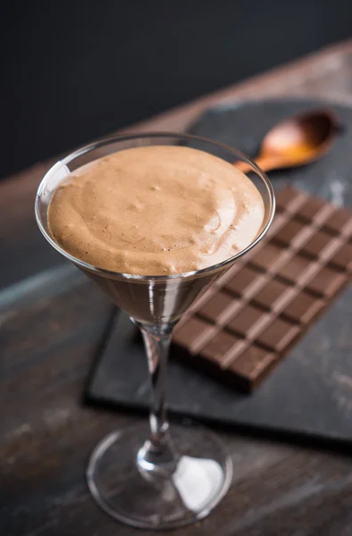 Chocolate mousse in martini glass — Stock Photo, Image