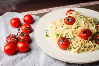 Kiraz domatesli makarna.