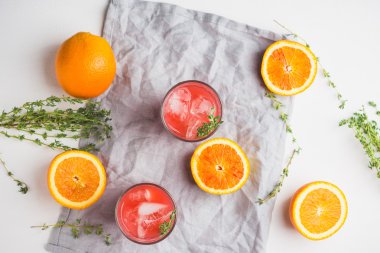 Sicilya orange yapılan kokteyl