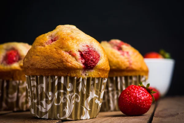 Homemade muffins with strawberries — Stock Photo, Image