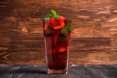 çilek mohito kokteyli