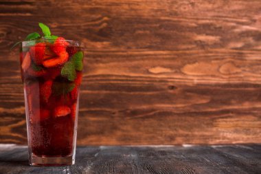 çilek mohito kokteyli