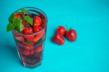 çilek mohito kokteyli