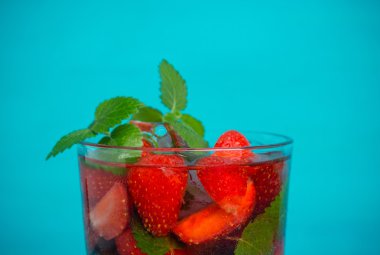 çilek mohito kokteyli