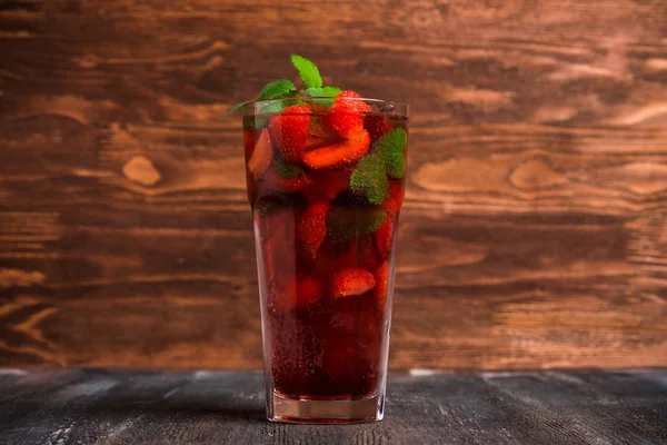 çilek mohito kokteyli