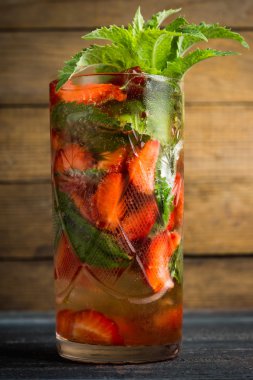 çilek mohito kokteyli