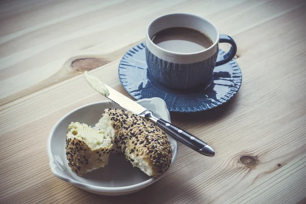 Кофе и выпечка на утро — стоковое фото
