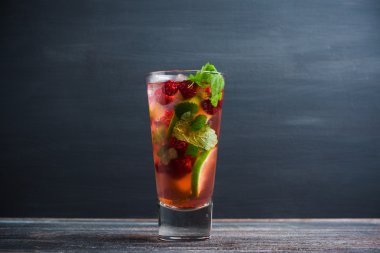 Ahududu ile nane kokteyli