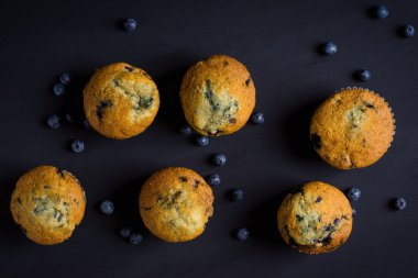 Çilek ile ev yapımı kek