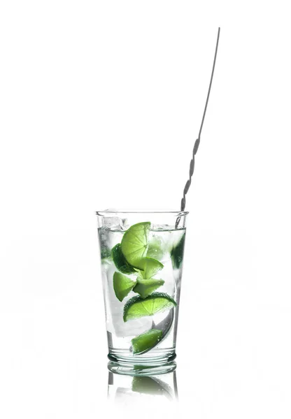 Fresh cocktail with lime slices — Stock Photo, Image