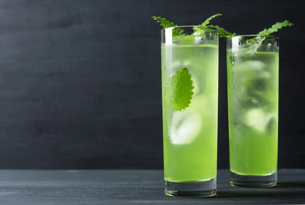 Cocktail vert à la menthe — Photo