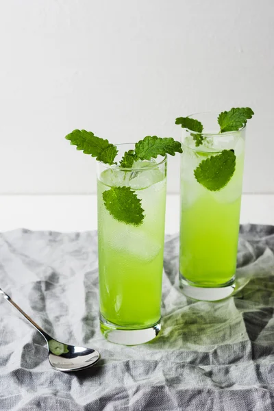 Cocktail vert à la menthe — Photo