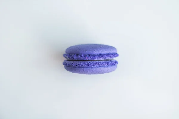  Bir beyaz karşı izole geleneksel Fransız tatlılar, macaron, 