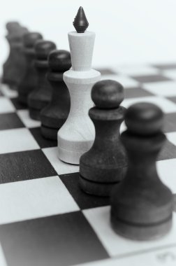 Asker piyon bir satranç tahtası üzerinde.