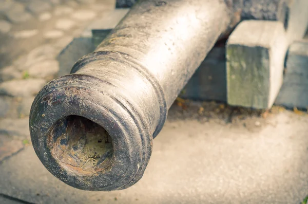 Ancient bronze cannon broken scratched. — Stock Photo, Image